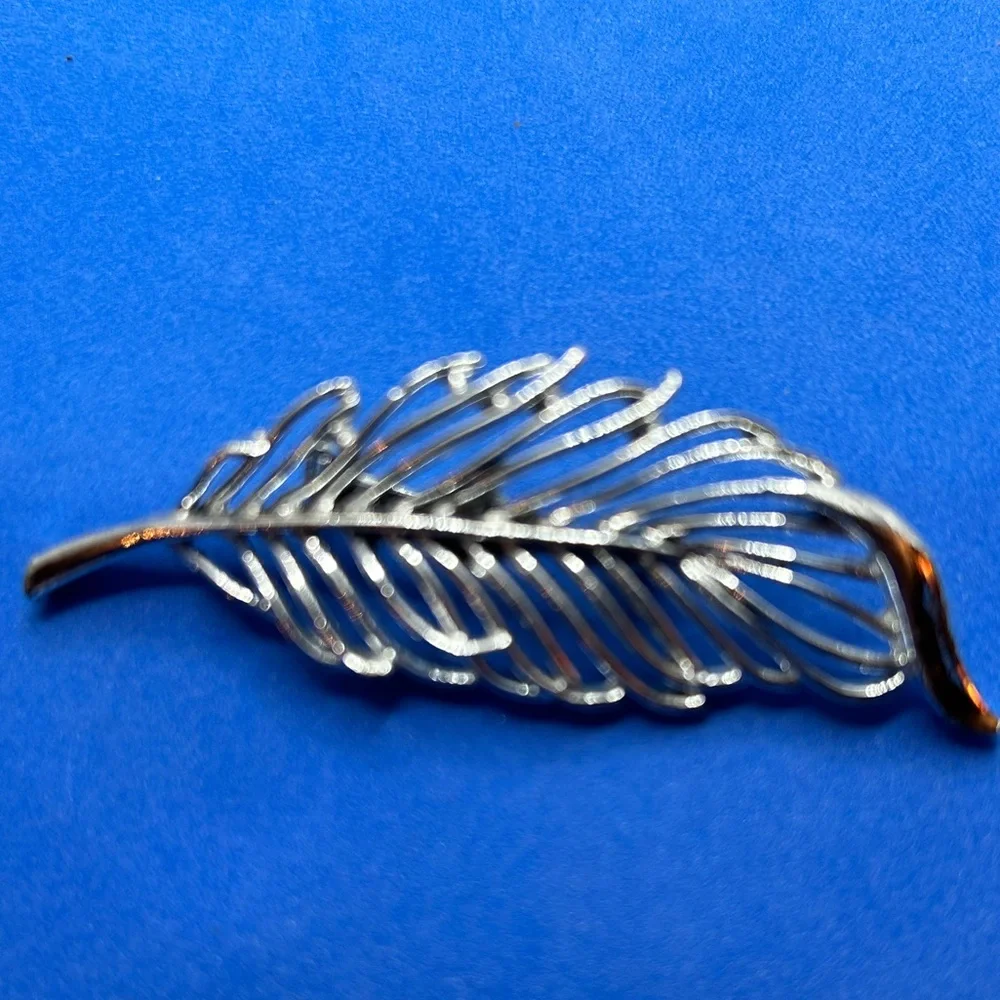 Vintage silver tone Gerry’s signed Silver‎ Brooch pin